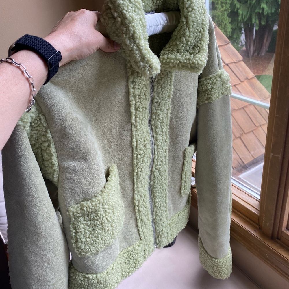 Rebelflow green jacket size L super cute